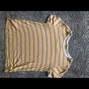 yellow stripped tee